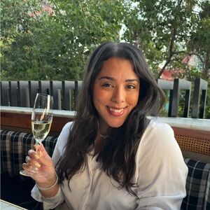 Meet your lux Posher, Veronica!